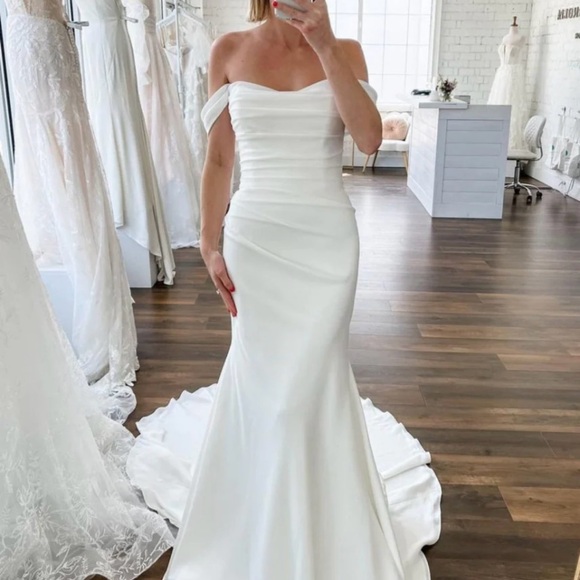 Kiss Cream Off-Shoulder Wedding Gown - Picture 1 of 1